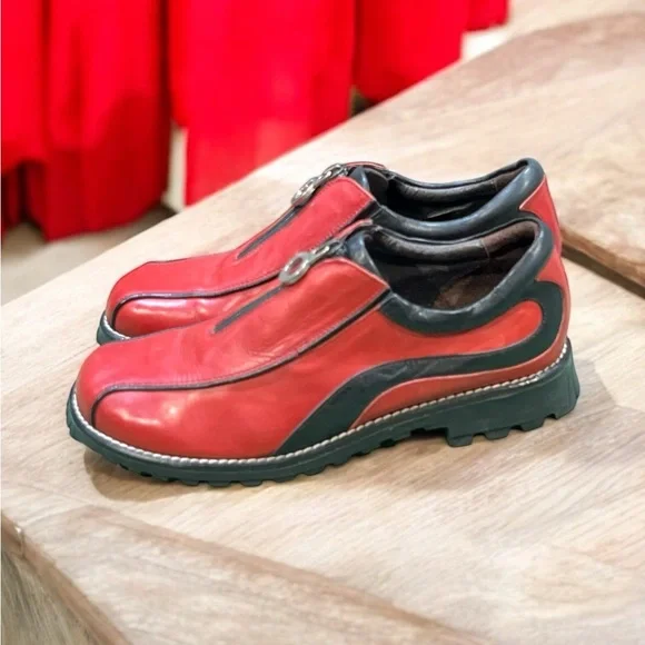 Donald J Pliner Women’s U-Zip Slip-On Zip-Up Casual Shoes. - Picture 4 of 8